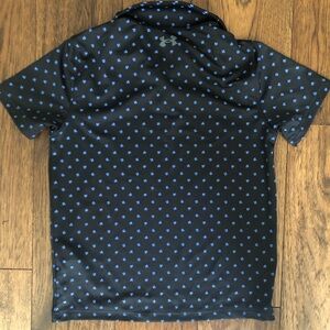 Boys Under Armor golf shirt. Brand new condition size youth medium
